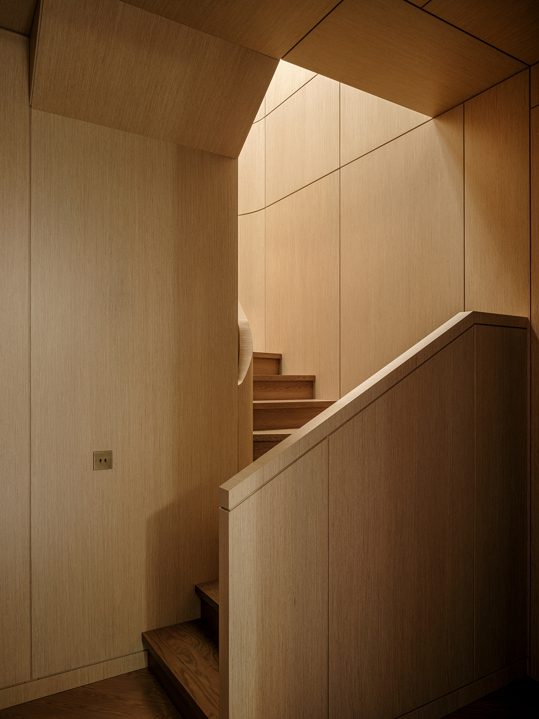 TWO-LEVEL APARTMENT ON BOLSHAYA ANDRONYEVSKAYA STREET