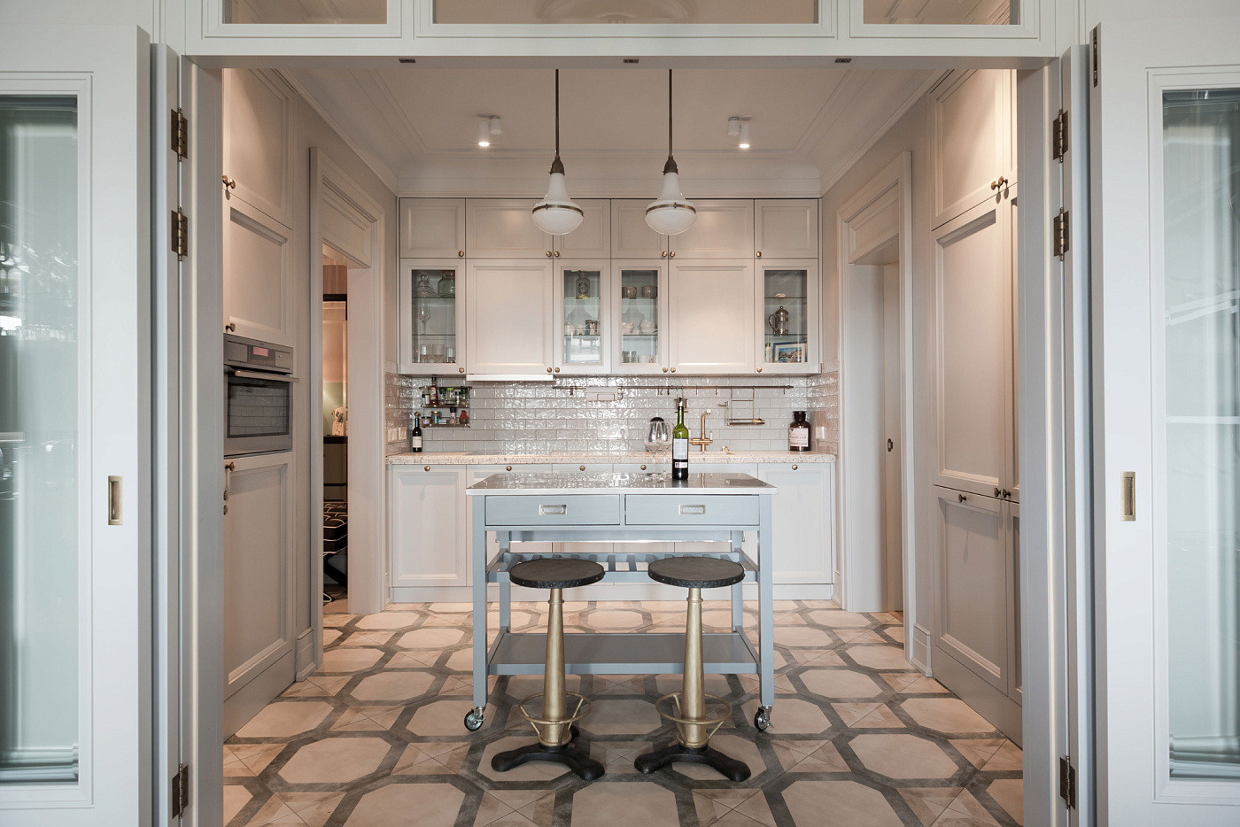 Minimalistic Frunzenskaya