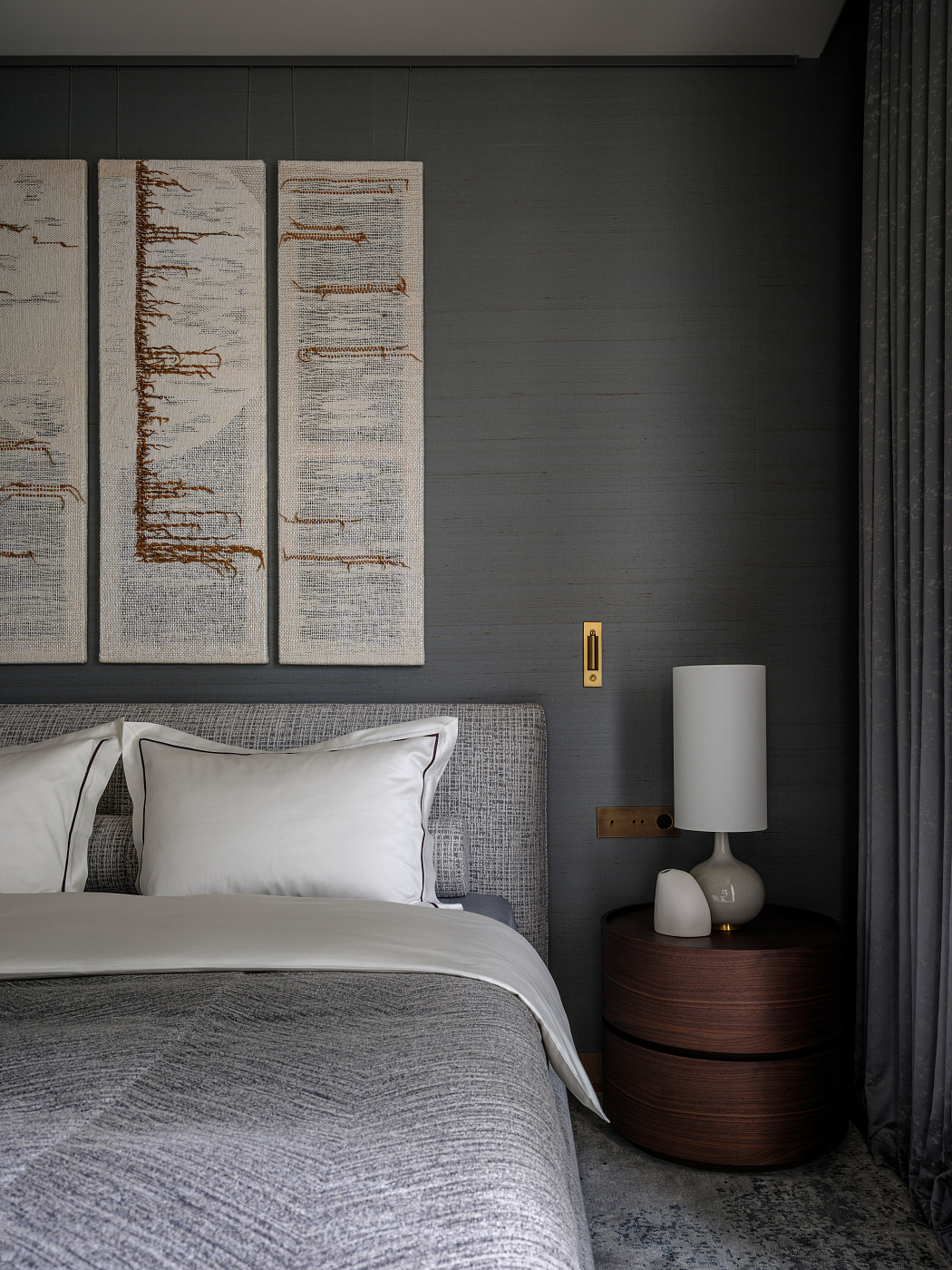 TWO-LEVEL APARTMENT ON BOLSHAYA ANDRONYEVSKAYA STREET