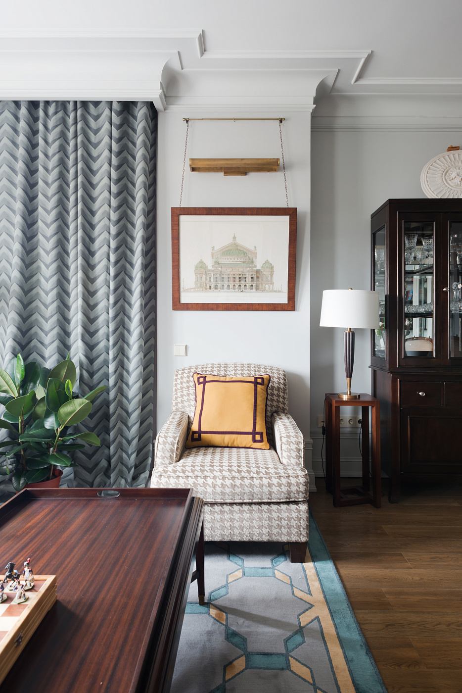 Minimalistic Frunzenskaya