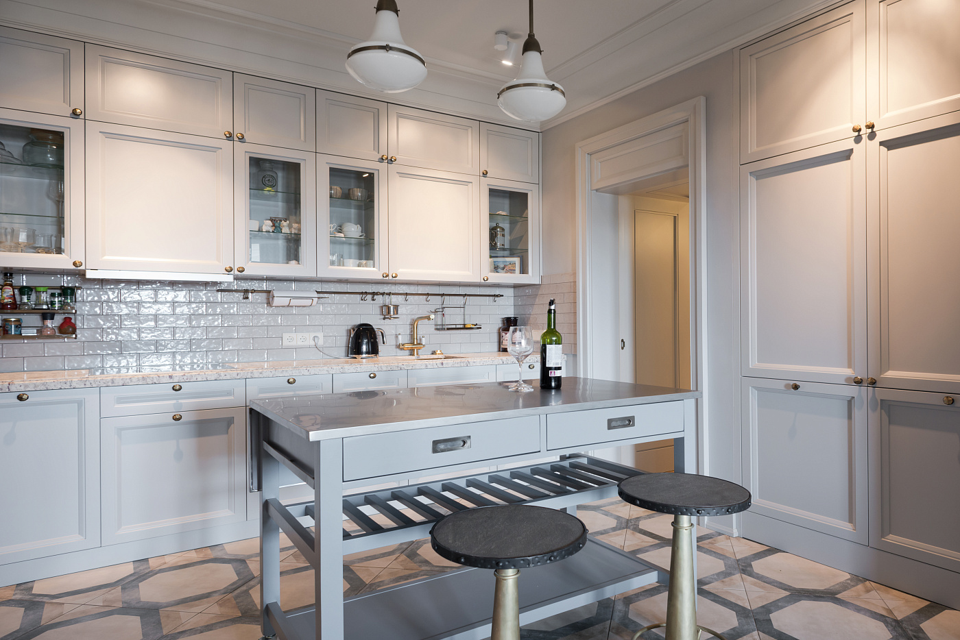 Minimalistic Frunzenskaya