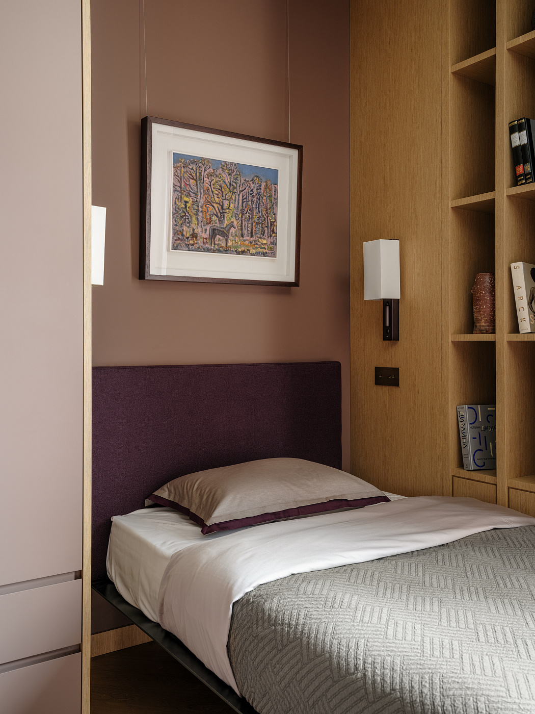 TWO-LEVEL APARTMENT ON BOLSHAYA ANDRONYEVSKAYA STREET