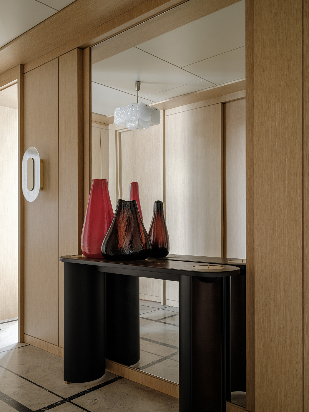 TWO-LEVEL APARTMENT ON BOLSHAYA ANDRONYEVSKAYA STREET