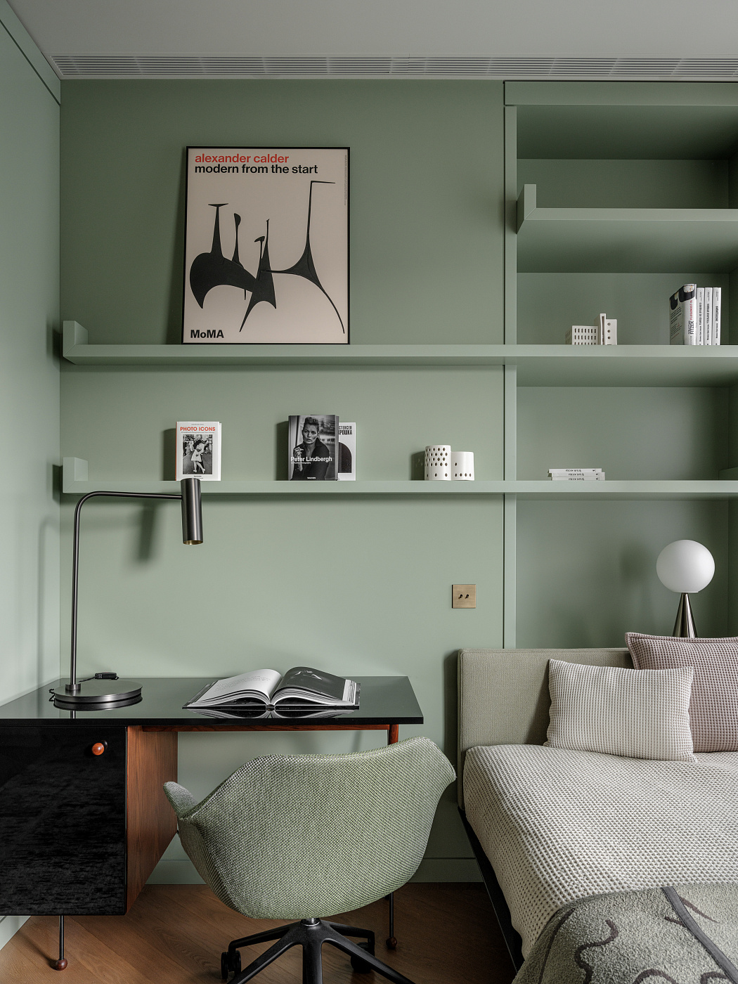 TWO-LEVEL APARTMENT ON BOLSHAYA ANDRONYEVSKAYA STREET